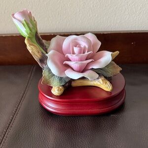 Vtg San Francisco Music Box Co. Porcelain Double Pink Rose Music Box Wooden Base